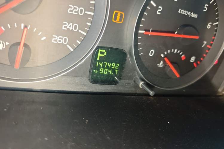 Used Volvo S40 2009 2.0L Automatic ZhiShang Edition Odometer Close Up