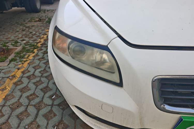 Used Volvo S40 2009 2.0L Automatic ZhiShang Edition Right Front Headlight