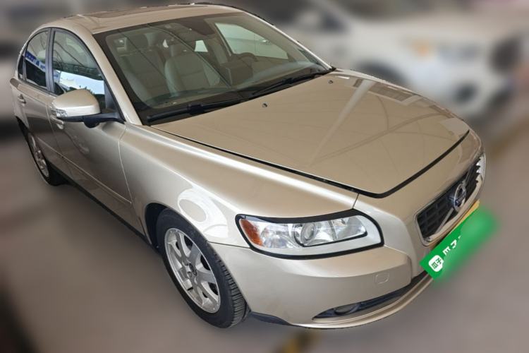 Used Volvo S40  Front Right 45 Deg