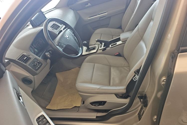 Used Volvo S40  Left Front Seat
