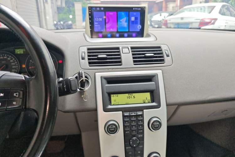 Used Volvo S40 2010 2.0L Automatic ZhiShang Edition Audio And AC Panel