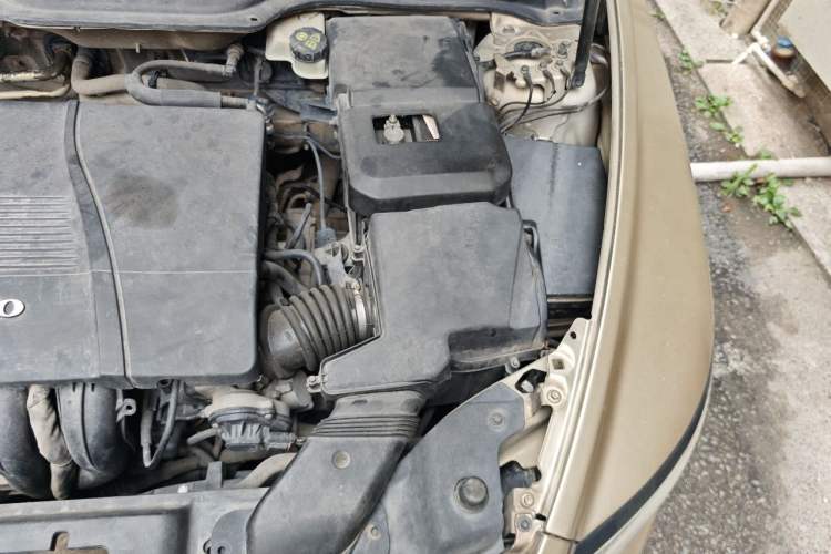 Used Volvo S40 2010 2.0L Automatic ZhiShang Edition Engine Bay Left
