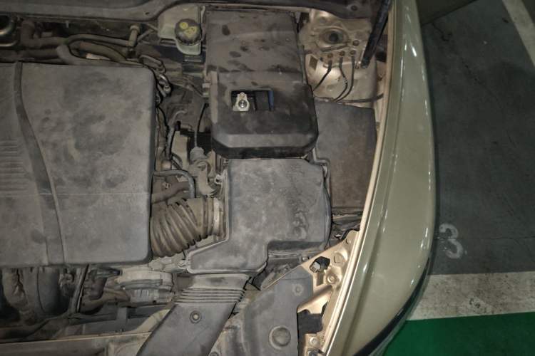 Used Volvo S40 2010 2.0L Automatic ZhiShang Edition Engine Bay Left