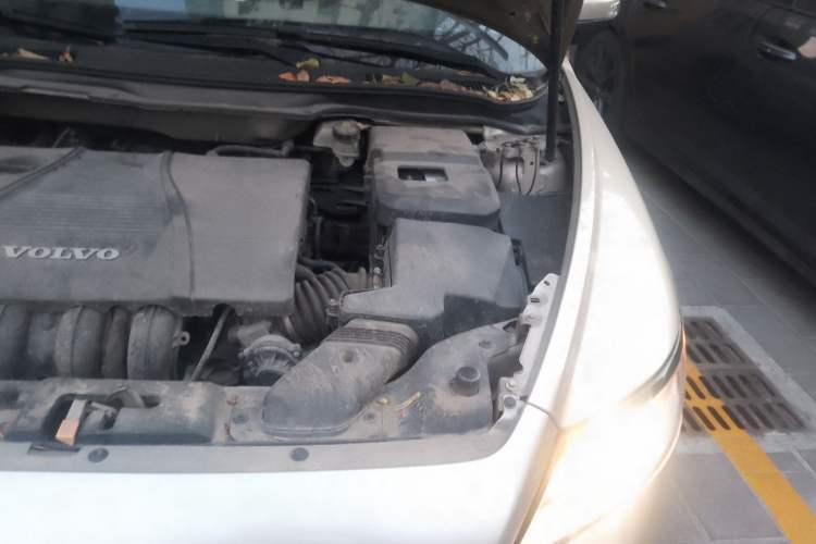 Used Volvo S40 2010 2.0L Automatic Zhiya Edition Engine Bay Left