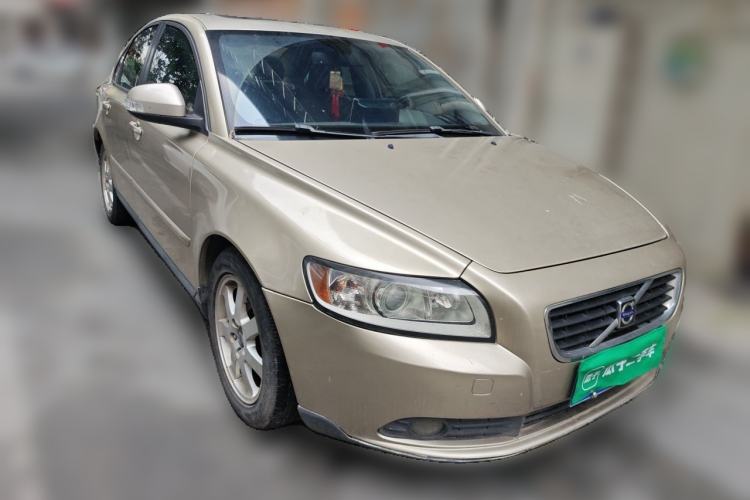 Used Volvo S40 2010 2.0L Automatic ZhiShang Edition Front Right 45 Deg