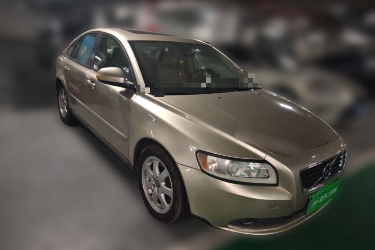 Used Volvo S40 2010 2.0L Automatic ZhiShang Edition Front Right 45 Deg