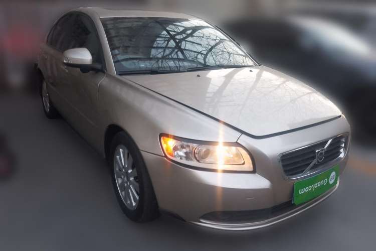Used Volvo S40 2010 2.0L Automatic Zhiya Edition Front Right 45 Deg