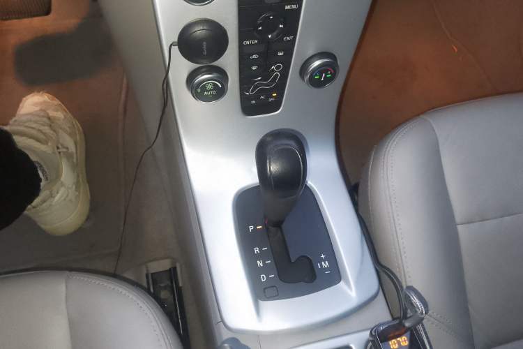 Used Volvo S40 2010 2.0L Automatic Zhiya Edition Gear Lever