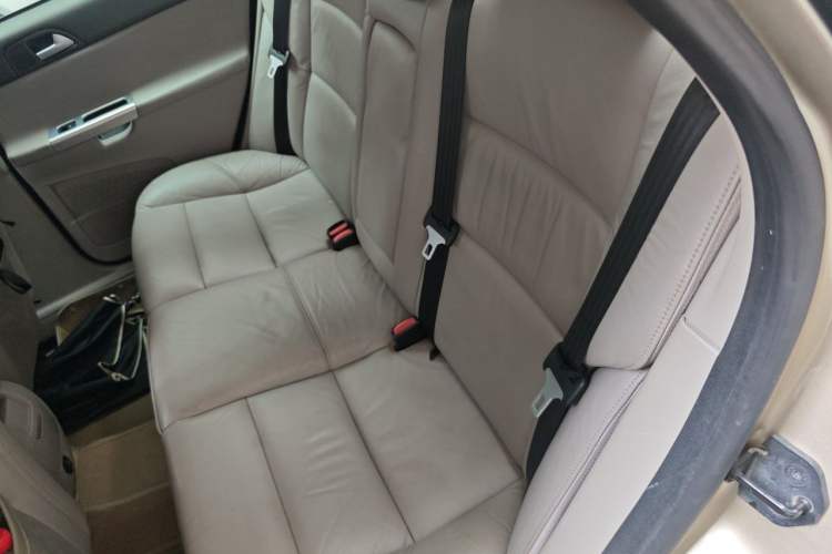 Used Volvo S40 2010 2.0L Automatic ZhiShang Edition Left Rear Seat