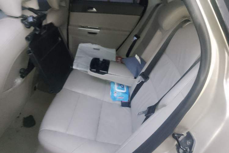 Used Volvo S40 2010 2.0L Automatic Zhiya Edition Left Rear Seat