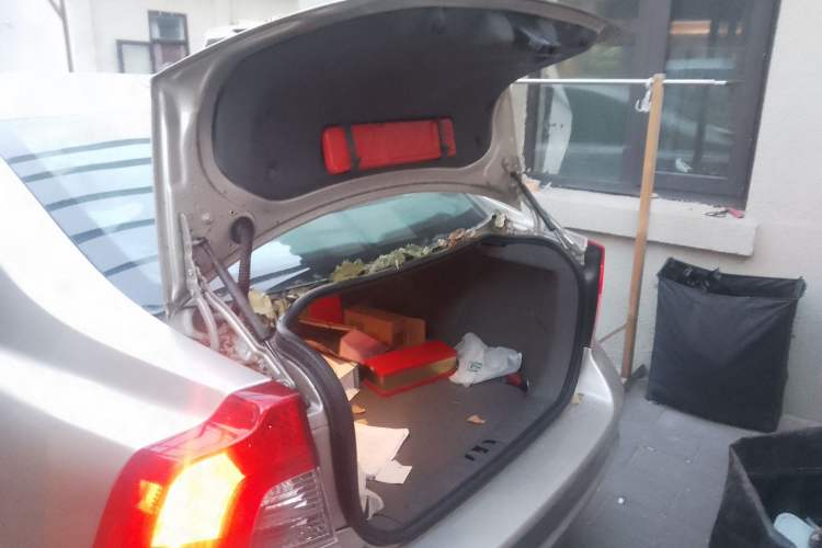 Used Volvo S40 2010 2.0L Automatic Zhiya Edition Trunk