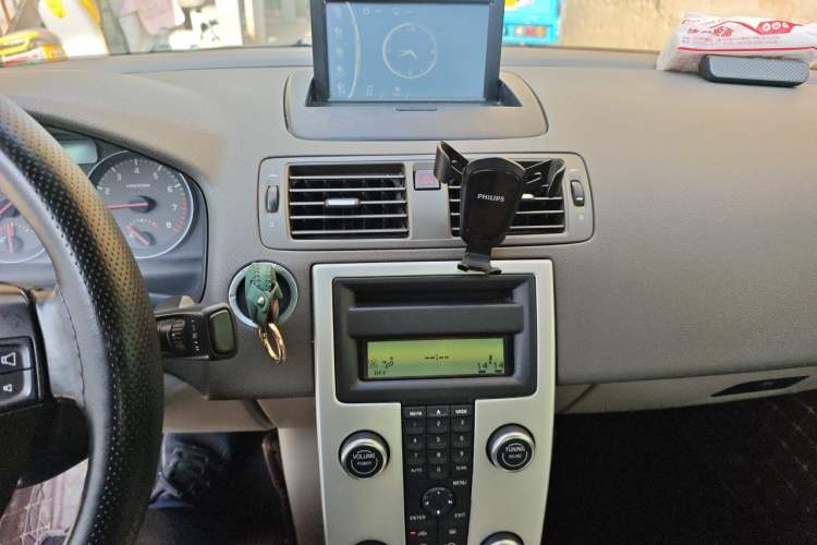 Used Volvo S40 2010 2.0L Automatic ZhiShang Edition Audio And AC Panel