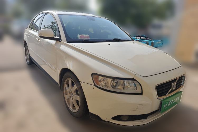 Used Volvo S40 2010 2.0L Automatic ZhiShang Edition Front Right 45 Deg
