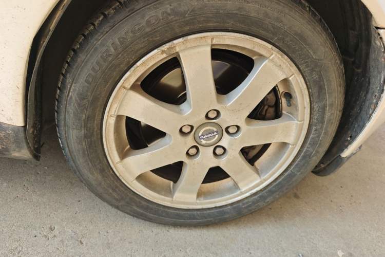 Used Volvo S40 2010 2.0L Automatic ZhiShang Edition Right Front Wheel Hub