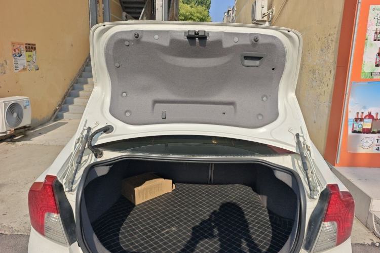Used Volvo S40 2010 2.0L Automatic ZhiShang Edition Trunk