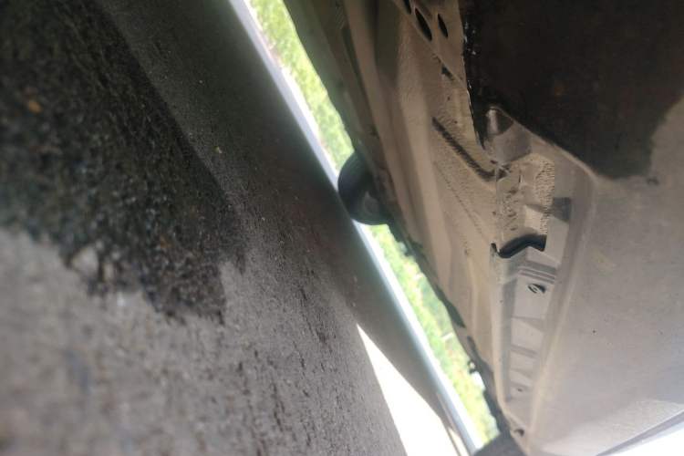 Used Volvo S40 2011 2.0L Automatic ZhiShang Edition Chassis Front Left
