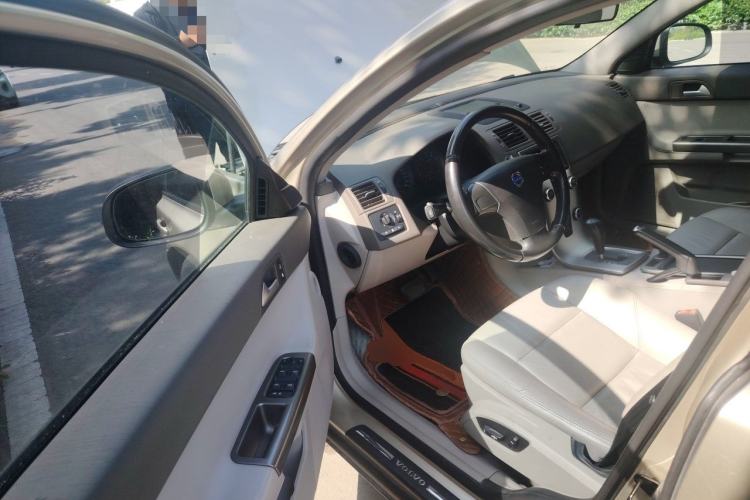 Used Volvo S40 2011 2.0L Automatic ZhiShang Edition Driver Seat