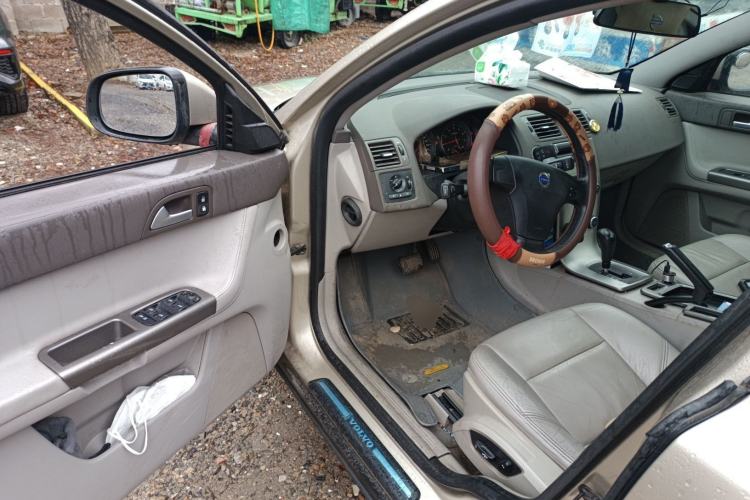 Used Volvo S40 2011 2.0L Automatic ZhiShang Edition Driver Seat