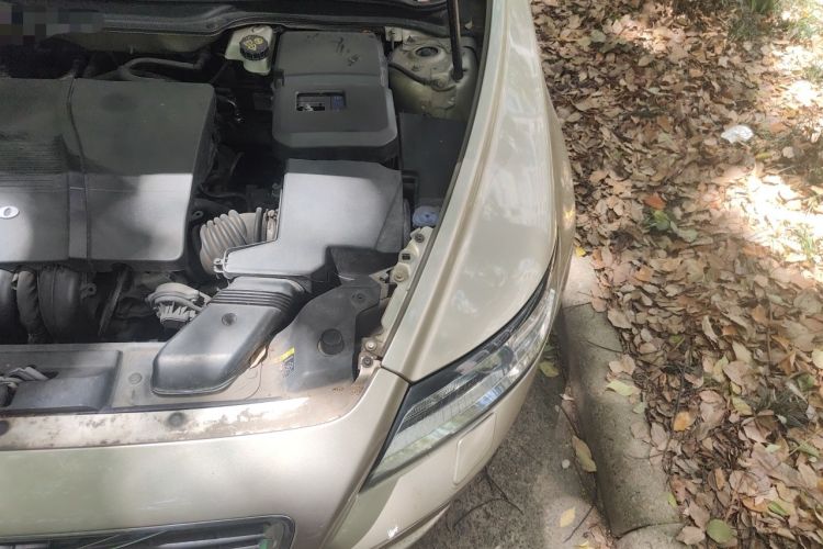 Used Volvo S40 2011 2.0L Automatic Zhiya Edition Engine Bay Left