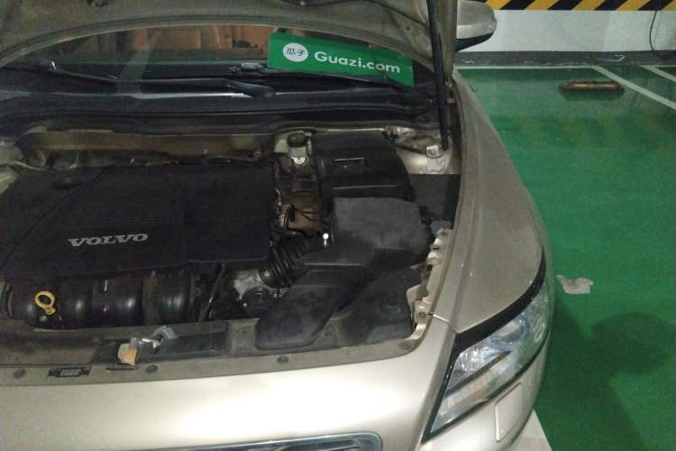 Used Volvo S40 2011 2.0L Automatic Zhiya Edition Engine Bay Left