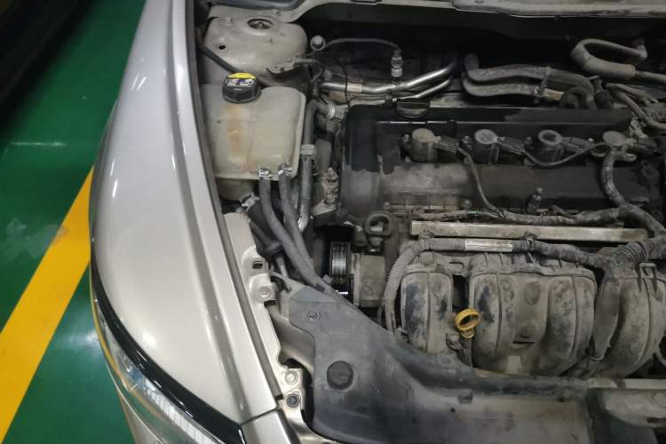 Used Volvo S40 2011 2.0L Automatic Zhiya Edition Engine Bay Right