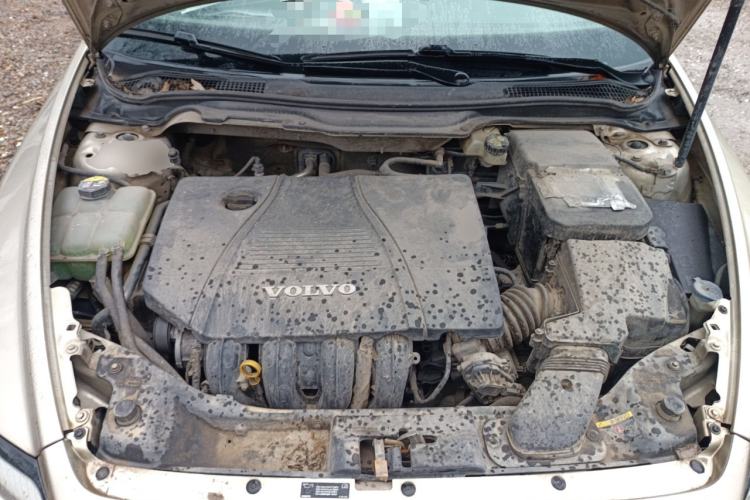Used Volvo S40 2011 2.0L Automatic ZhiShang Edition Engine Bay