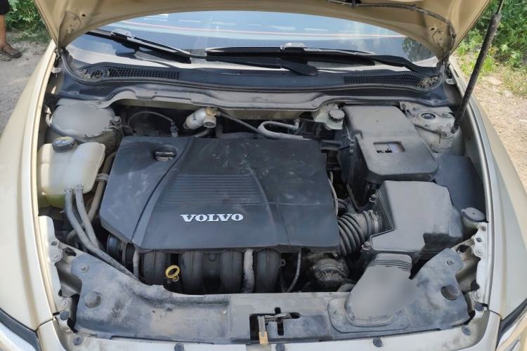 Used Volvo S40 2011 2.0L Automatic Zhiya Edition Engine Bay