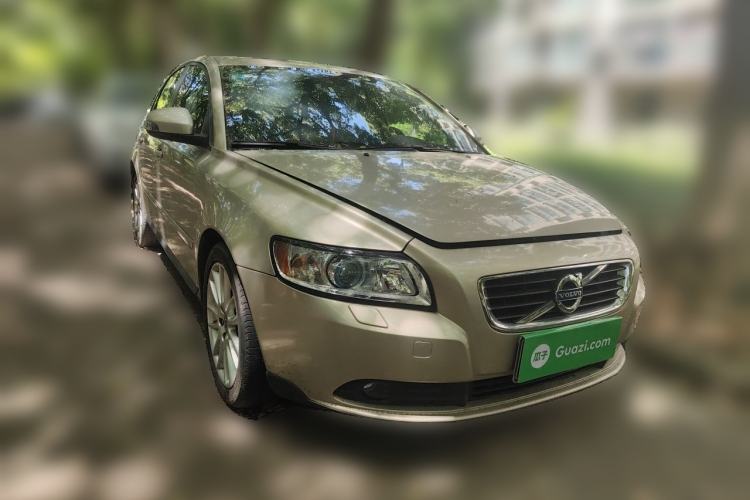 Used Volvo S40 2011 2.0L Automatic Zhiya Edition Front Right 45 Deg