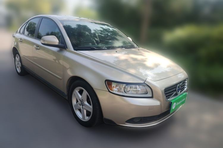 Used Volvo S40 2011 2.0L Automatic ZhiShang Edition Front Right 45 Deg