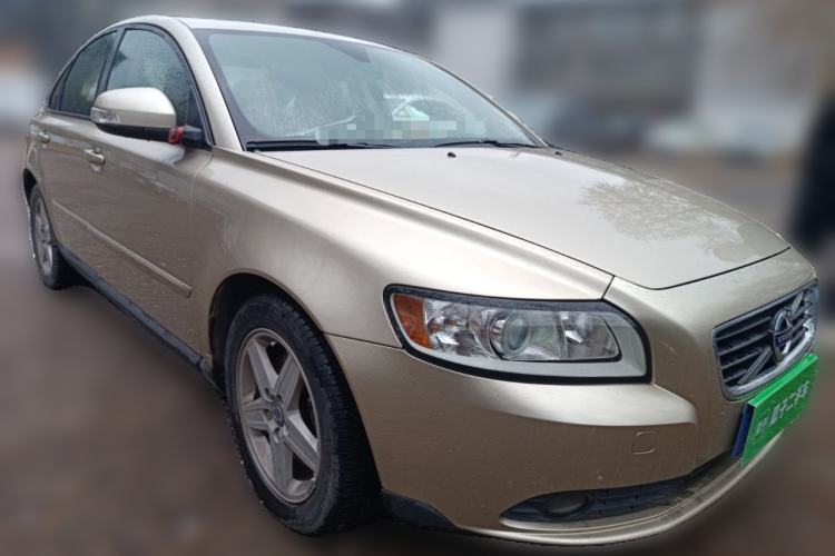 Used Volvo S40 2011 2.0L Automatic ZhiShang Edition Front Right 45 Deg