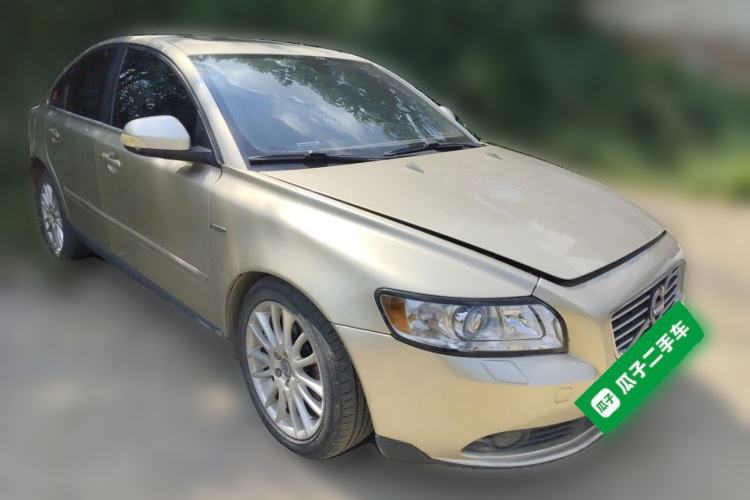 Used Volvo S40 2011 2.0L Automatic Zhiya Edition Front Right 45 Deg