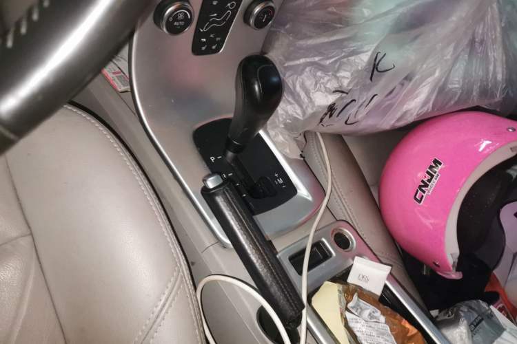 Used Volvo S40 2011 2.0L Automatic Zhiya Edition Gear Lever