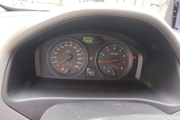 Used Volvo S40 2011 2.0L Automatic Zhiya Edition Instrument Cluster
