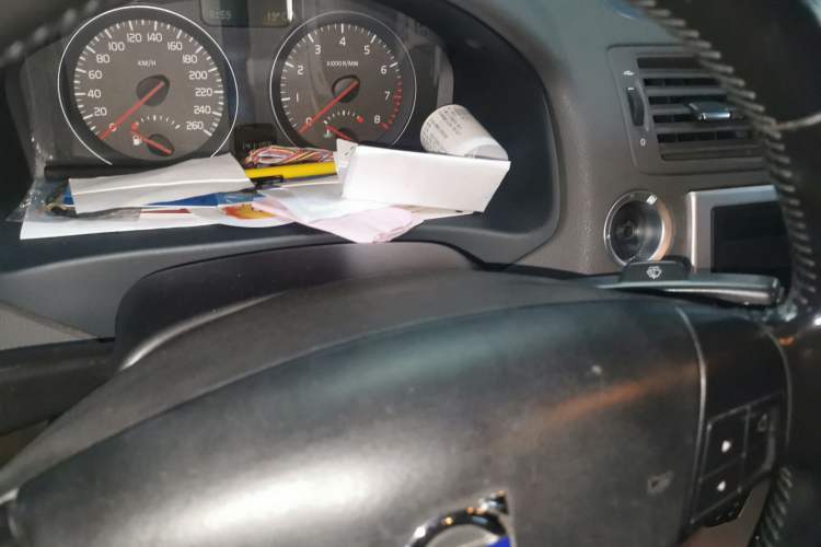 Used Volvo S40 2011 2.0L Automatic Zhiya Edition Instrument Cluster