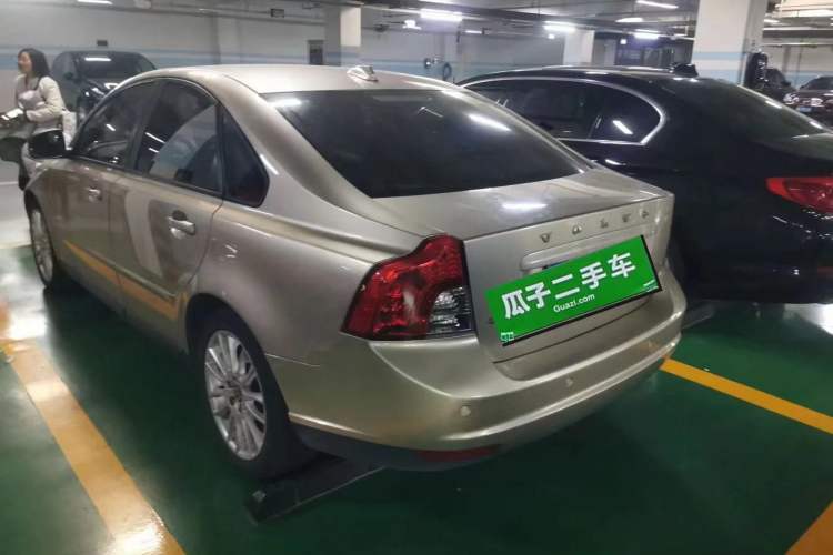 Used Volvo S40 2011 2.0L Automatic Zhiya Edition Rear Left 45 Deg