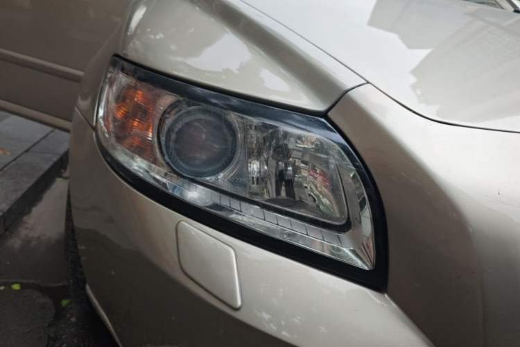 Used Volvo S40 2011 2.0L Automatic Zhiya Edition Right Front Headlight