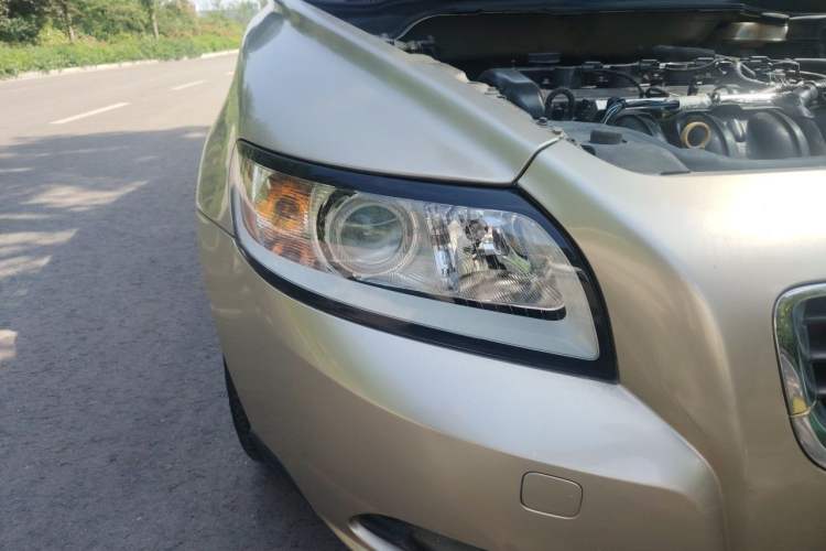 Used Volvo S40 2011 2.0L Automatic ZhiShang Edition Right Front Headlight