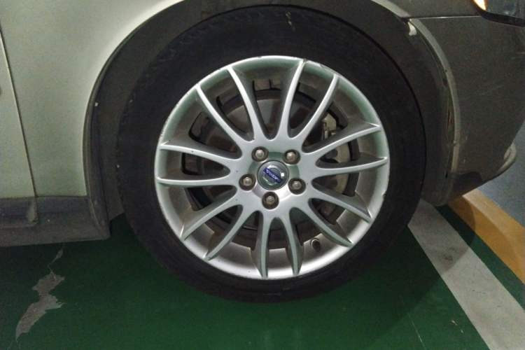 Used Volvo S40 2011 2.0L Automatic Zhiya Edition Right Front Wheel Hub