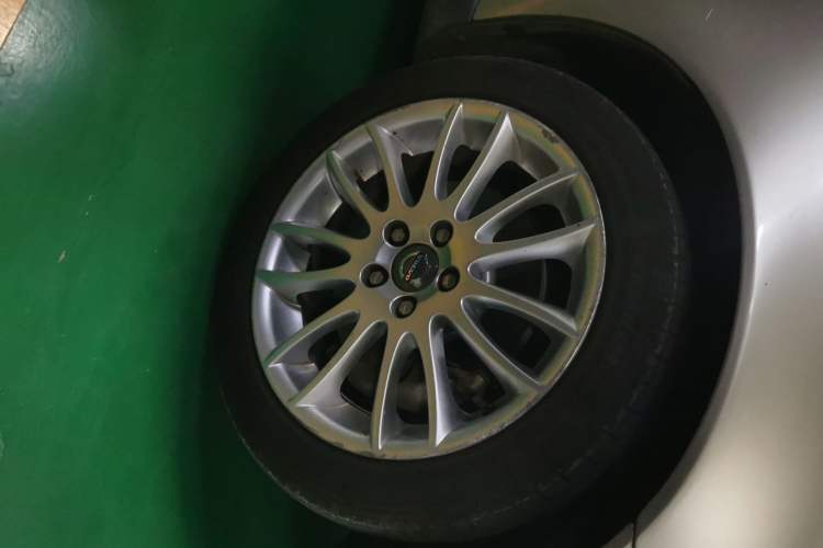 Used Volvo S40 2011 2.0L Automatic Zhiya Edition Right Front Wheel Hub