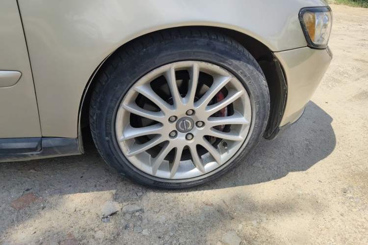 Used Volvo S40 2011 2.0L Automatic Zhiya Edition Right Front Wheel Hub