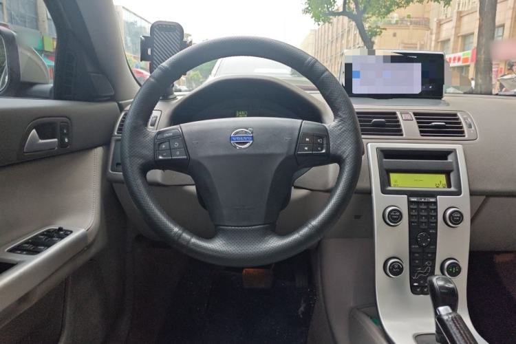 Used Volvo S40 2011 2.0L Automatic Zhiya Edition Steering Wheel