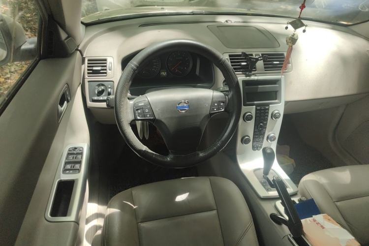 Used Volvo S40 2011 2.0L Automatic Zhiya Edition Steering Wheel