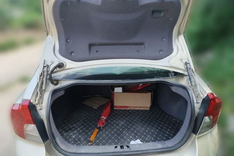 Used Volvo S40 2011 2.0L Automatic Zhiya Edition Trunk