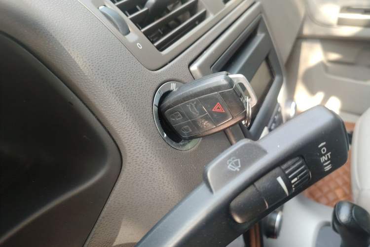 Used Volvo S40 2011 2.0L Automatic ZhiShang Edition Vehicle Key