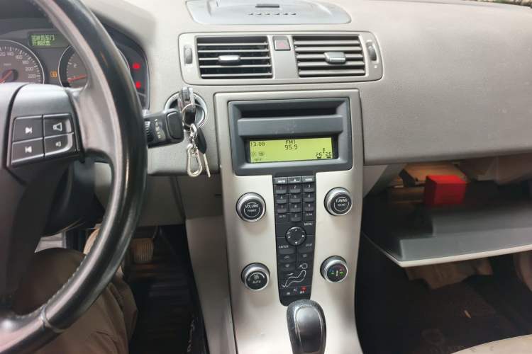 Used Volvo S40 2011 2.0L Automatic ZhiShang Edition Audio And AC Panel