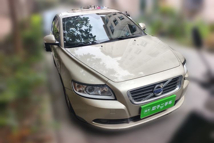 Used Volvo S40 2011 2.0L Automatic ZhiShang Edition Front Right 45 Deg