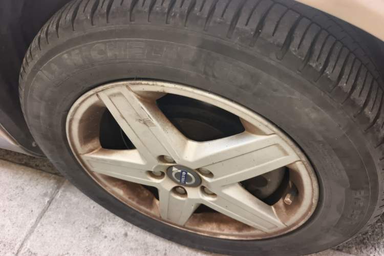 Used Volvo S40 2011 2.0L Automatic ZhiShang Edition Right Front Wheel Hub