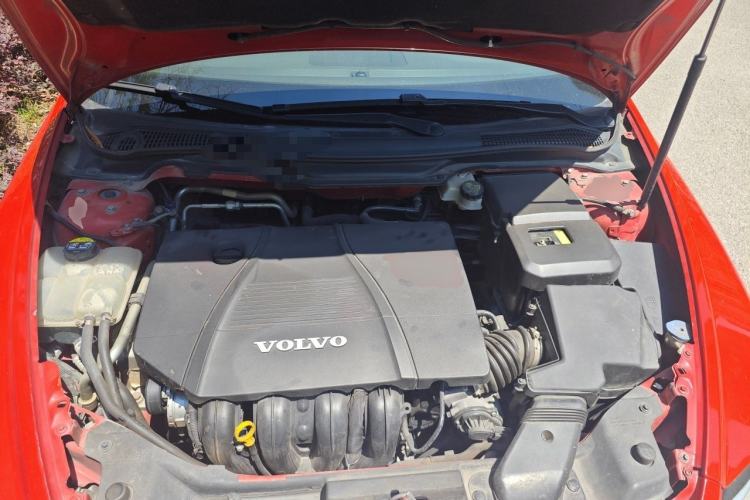 Used Volvo S40 2011 2.0L Automatic Zhiya Edition Engine Bay