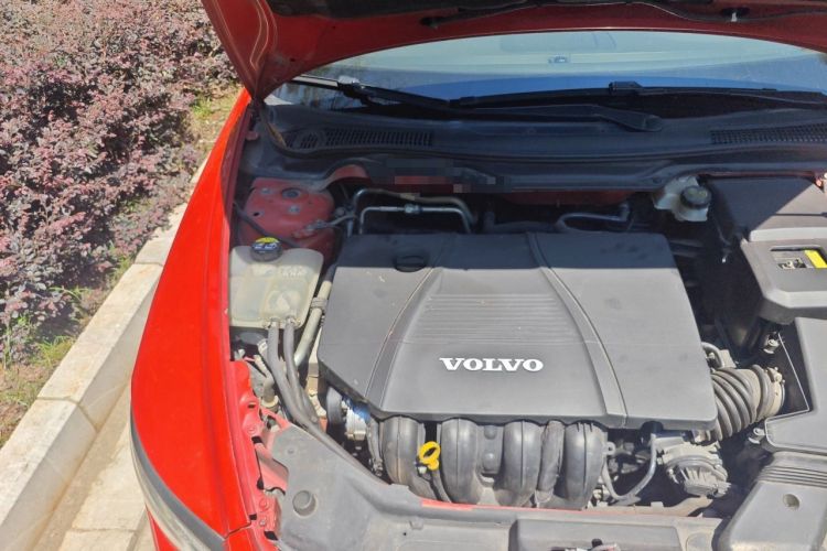Used Volvo S40 2011 2.0L Automatic Zhiya Edition Engine Bay Right