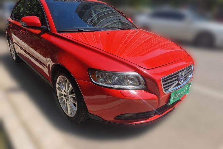 Used Volvo S40 2011 2.0L Automatic Zhiya Edition Front Right 45 Deg